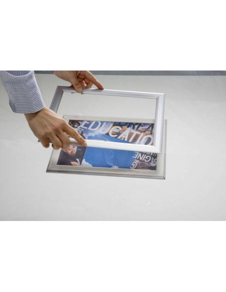 Cadre à clapets pour vitrine 8040 - Portes affiches intérieur
