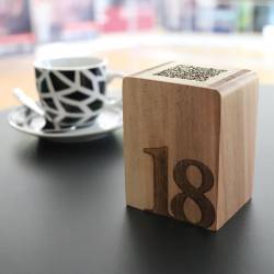 QR-Cube en bois 7051