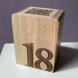 QR-Cube en bois 7051