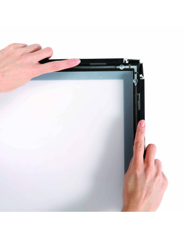 Cadre grand format à clapets pour vitrine 8043